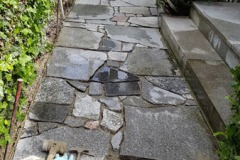 Gehweg und Wege / Bruchplatten aus Granit