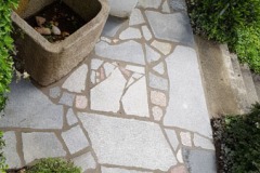 Gehweg und Wege / Bruchplatten aus Granit