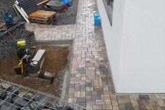 Gehweg und Wege / Bruchplatten aus Granit