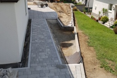 Gehweg und Wege / Bruchplatten aus Granit